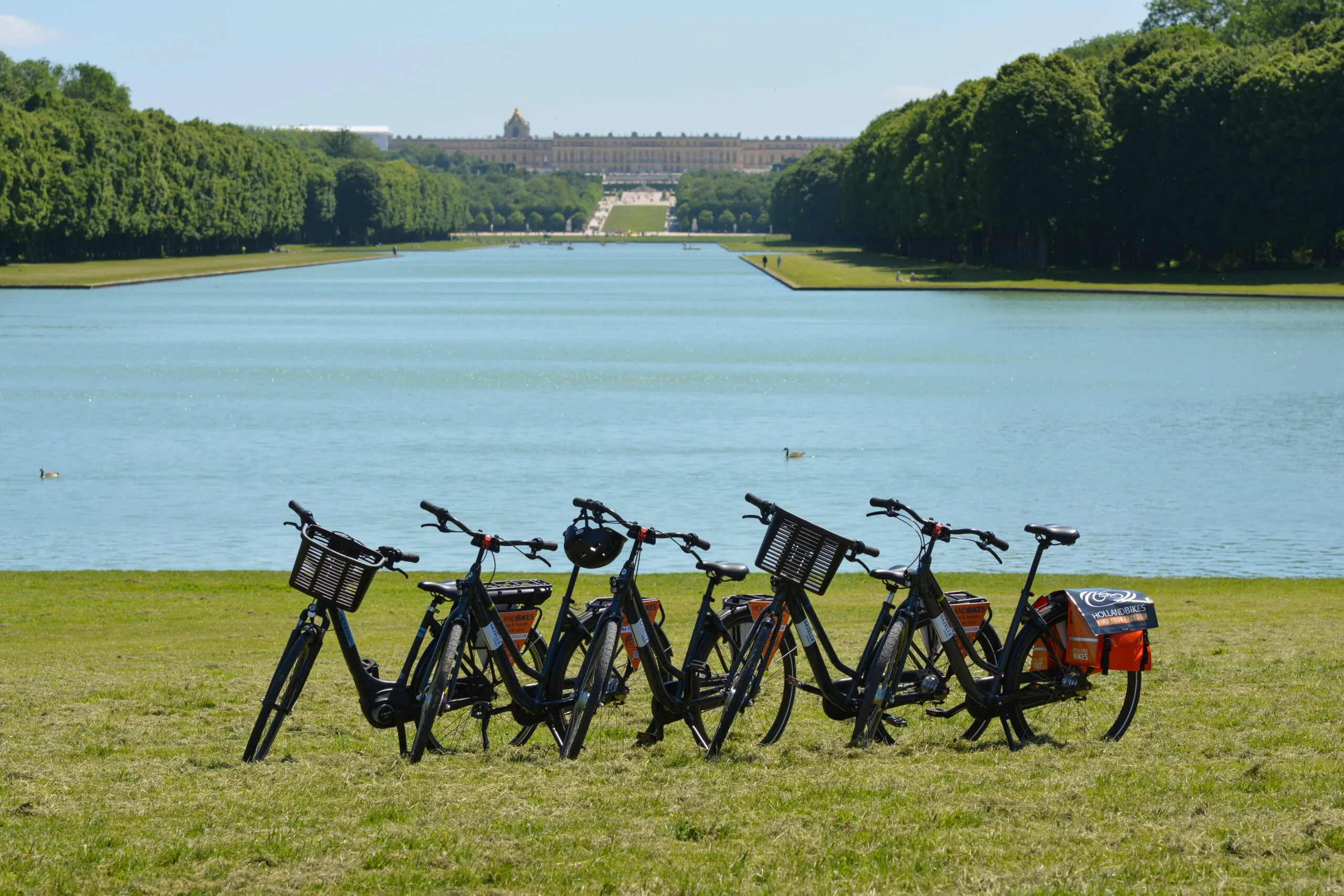 Palace of Versailles & Gardens: Trianon Estate + Bike Tour